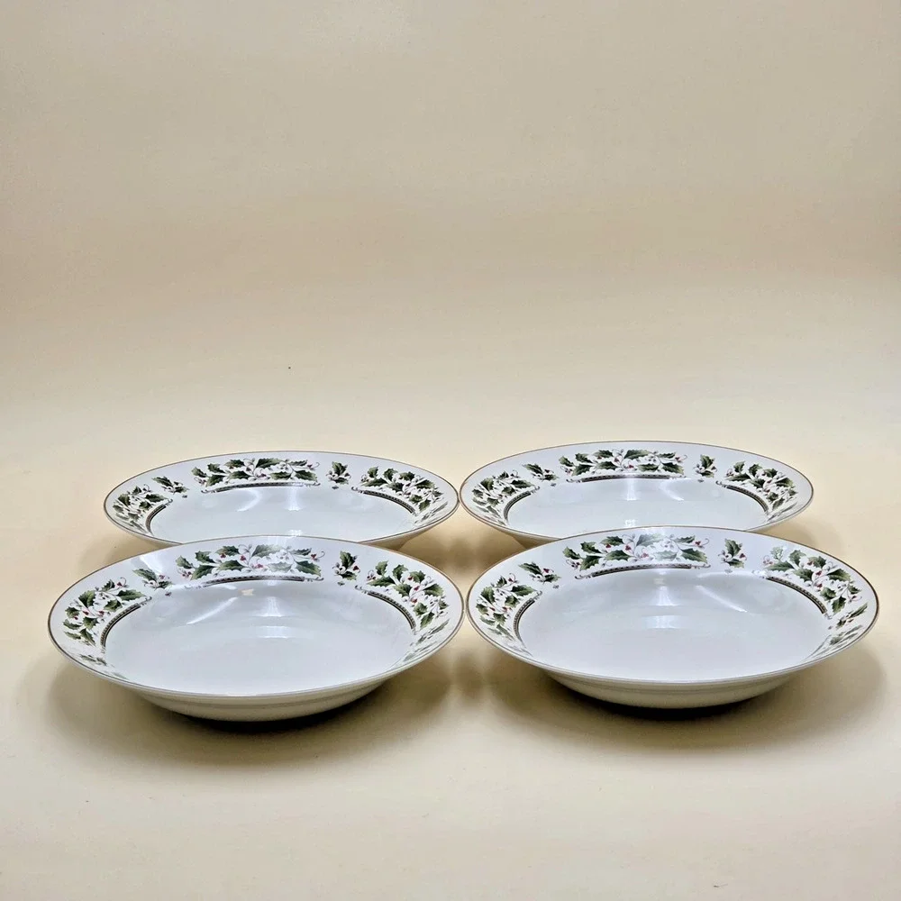 Royal Limited Holly Holiday Soup Bowl 8.25 Inch Bone China Gold Christmas Trim